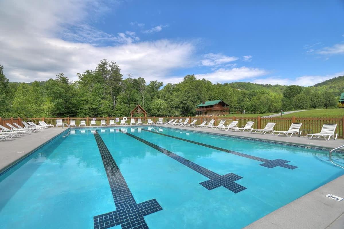 סביירוויל Beautiful View! Log Cabin,Fireplace,Hot Tub,Arcade,Pool,Fishing מראה חיצוני תמונה