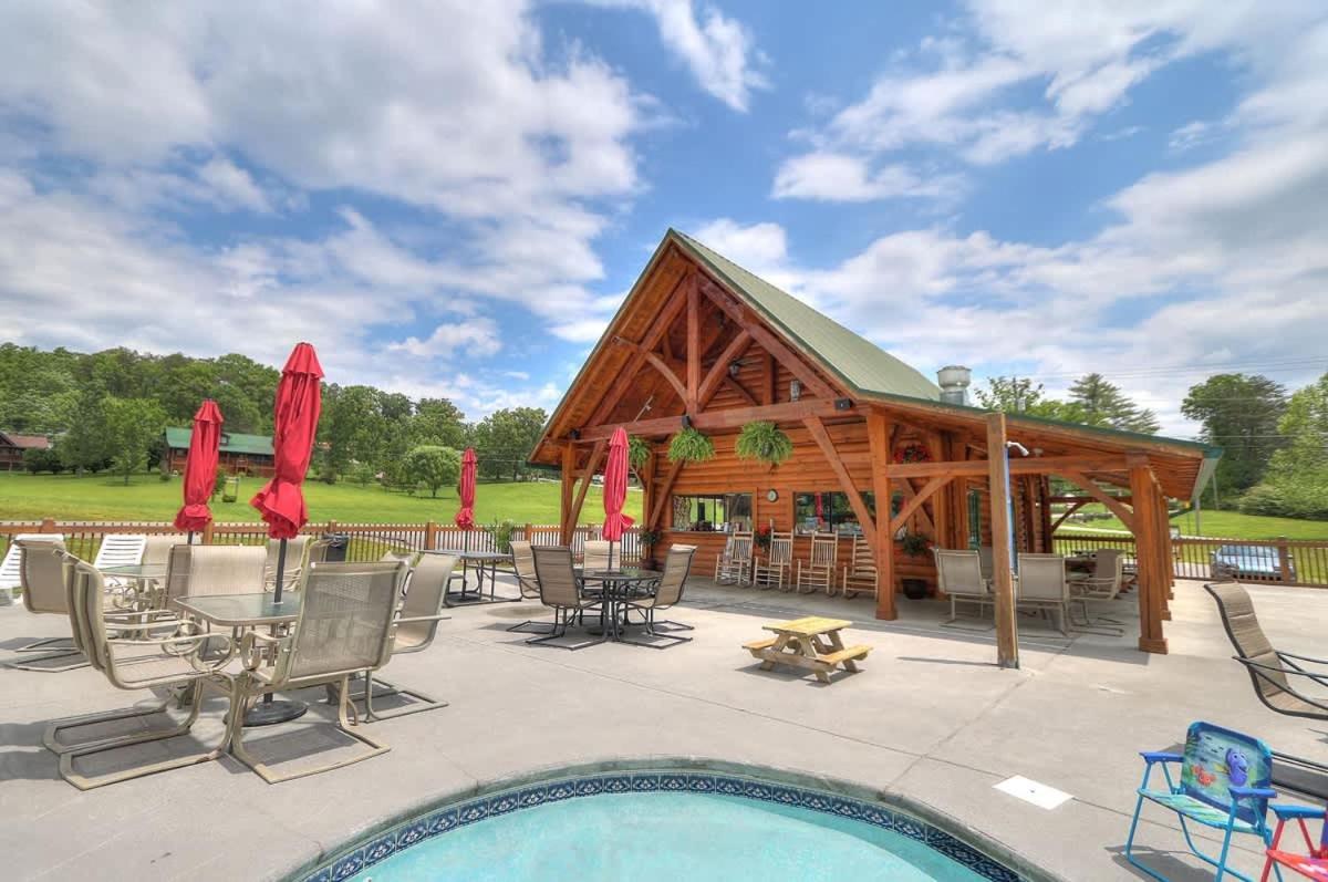 סביירוויל Beautiful View! Log Cabin,Fireplace,Hot Tub,Arcade,Pool,Fishing מראה חיצוני תמונה