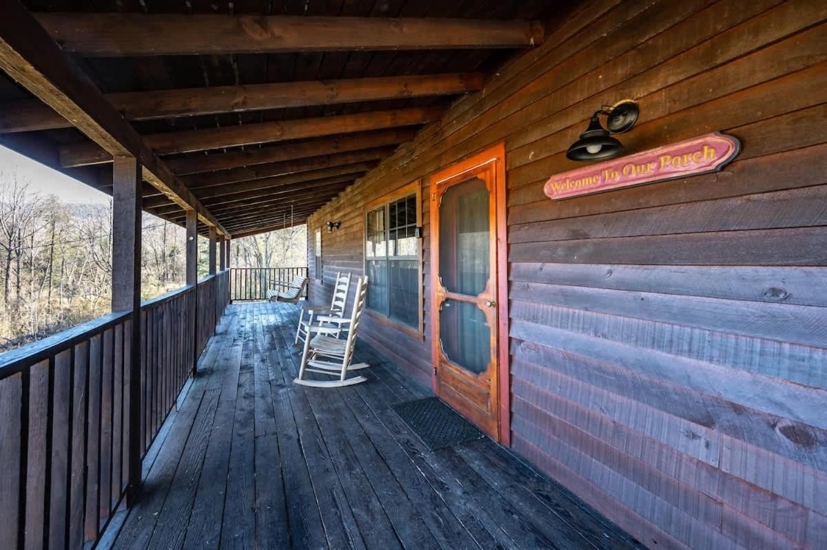 סביירוויל Beautiful View! Log Cabin,Fireplace,Hot Tub,Arcade,Pool,Fishing מראה חיצוני תמונה