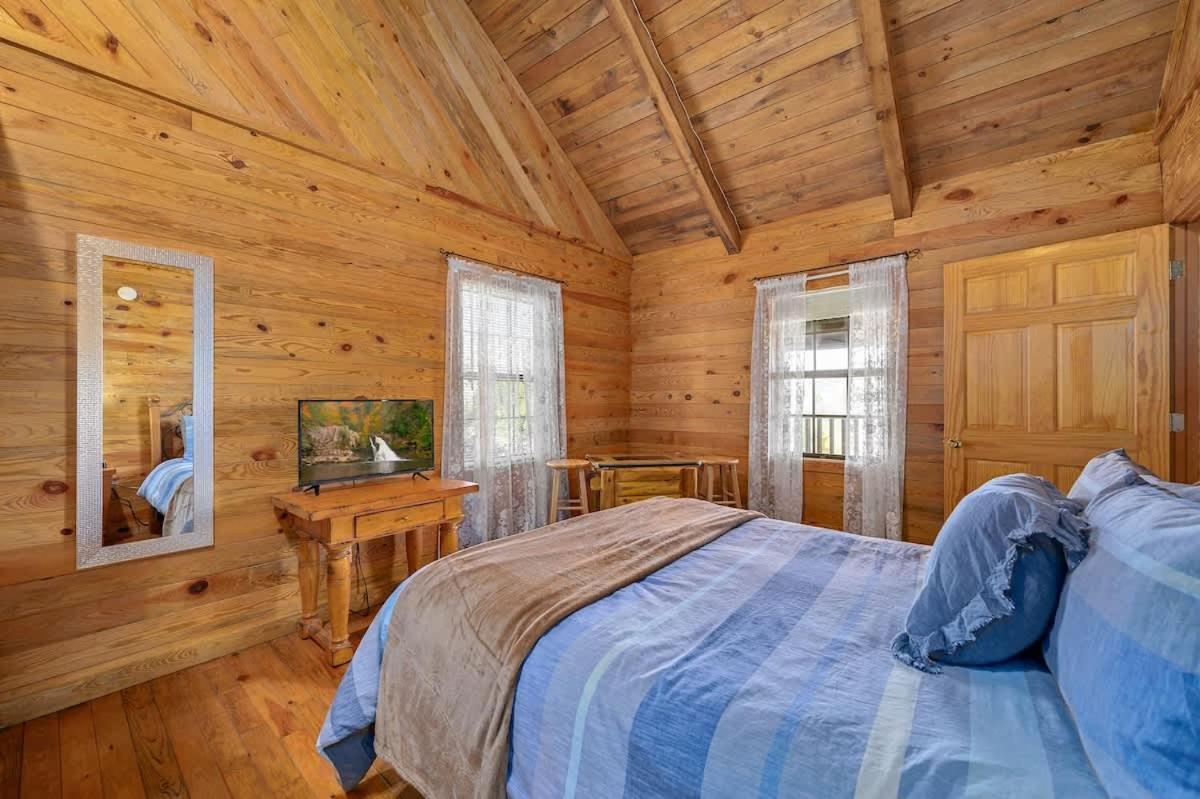סביירוויל Beautiful View! Log Cabin,Fireplace,Hot Tub,Arcade,Pool,Fishing מראה חיצוני תמונה