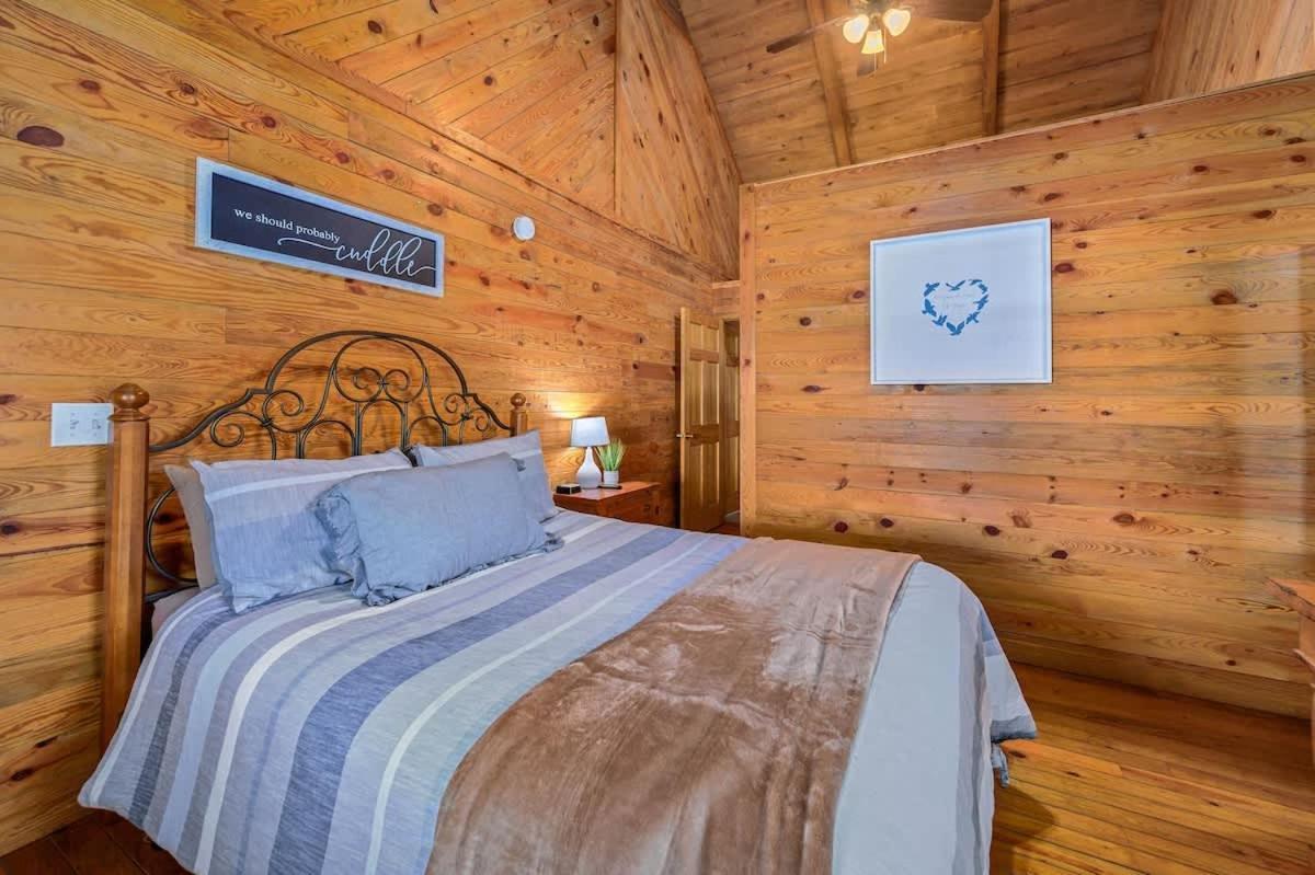 סביירוויל Beautiful View! Log Cabin,Fireplace,Hot Tub,Arcade,Pool,Fishing מראה חיצוני תמונה