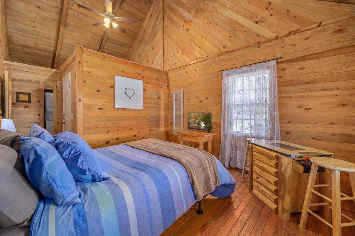 סביירוויל Beautiful View! Log Cabin,Fireplace,Hot Tub,Arcade,Pool,Fishing מראה חיצוני תמונה