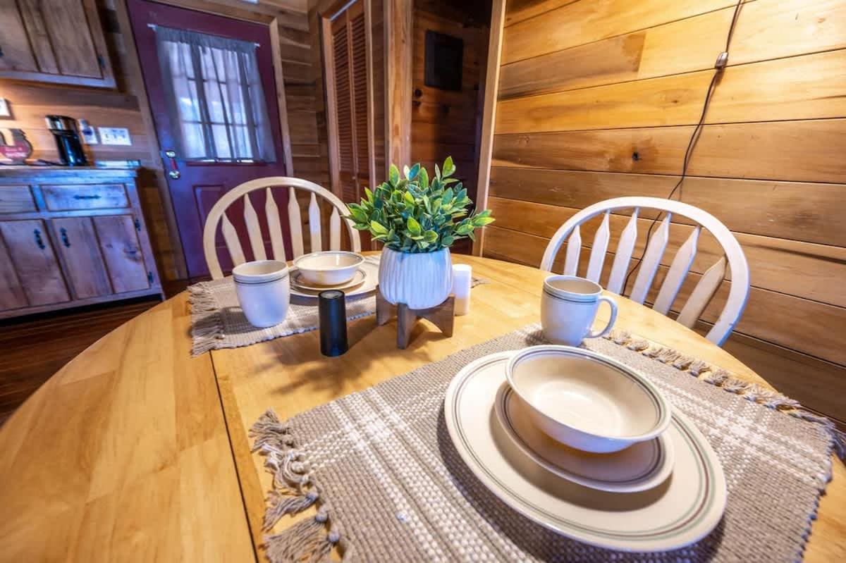 סביירוויל Beautiful View! Log Cabin,Fireplace,Hot Tub,Arcade,Pool,Fishing מראה חיצוני תמונה